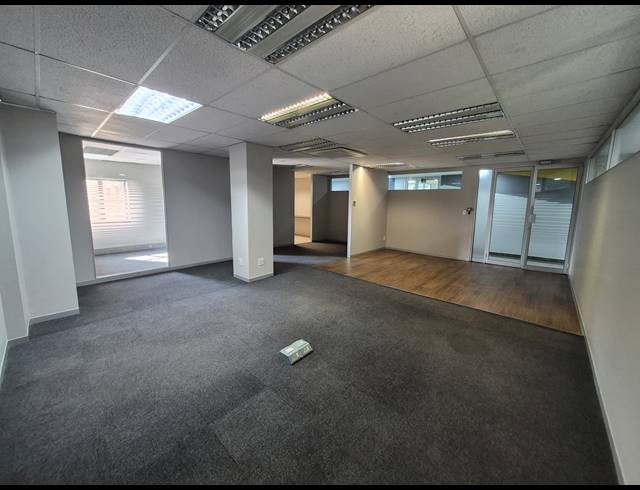 109M² OFFICE TO LET IN WOODMEAD